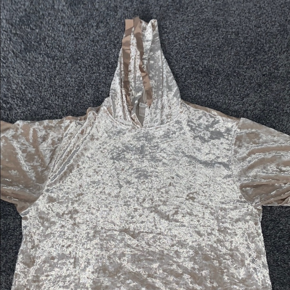Short sleeve hoodie